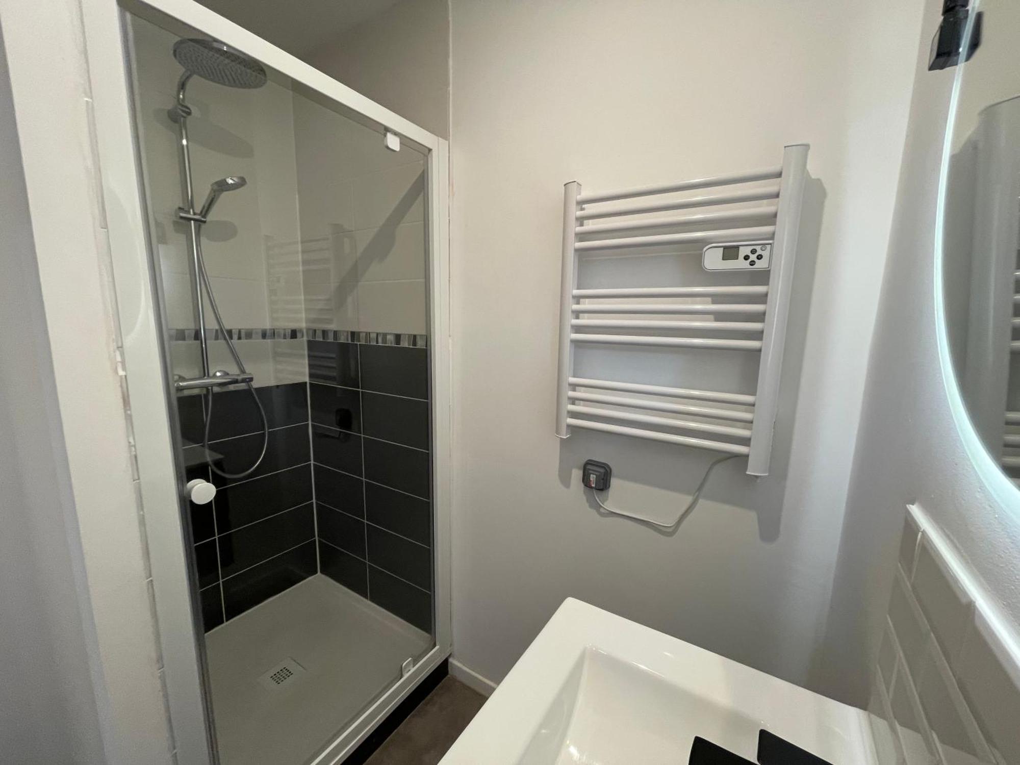 Les 3 Suites - 6 Personnes - 3 Chambres Avec Sdb Privatives Lens Kültér fotó